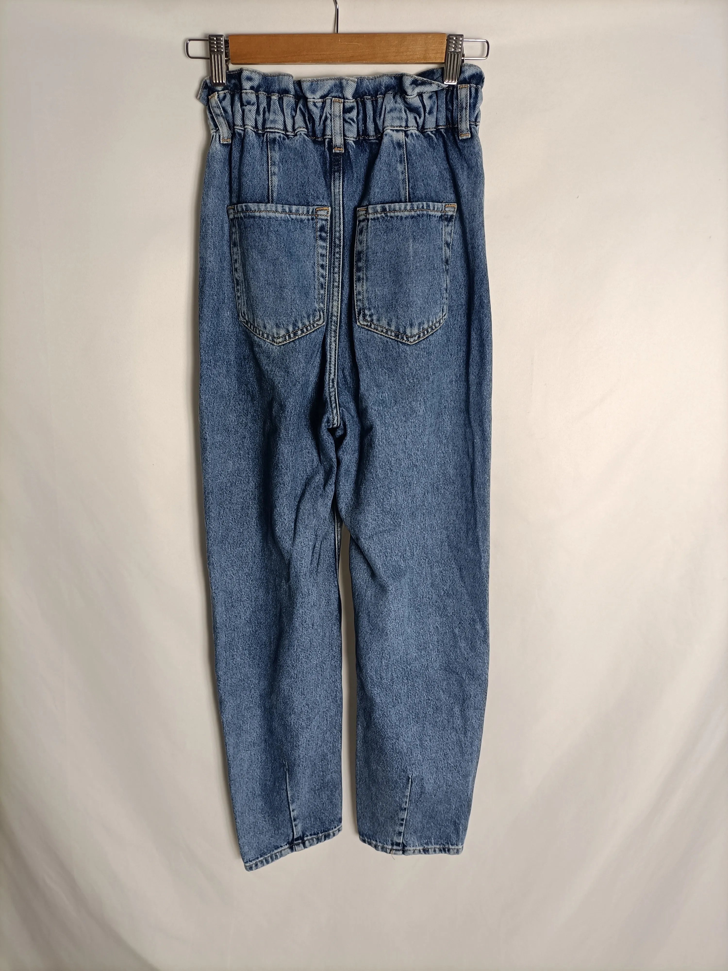 MANGO. Pantalón denim slowchy  T.34